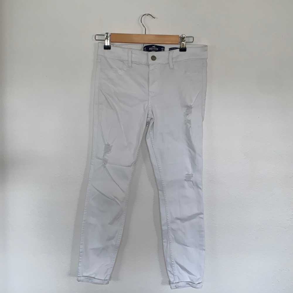 Hollister White Low-Rise Crop Jean Jegging!